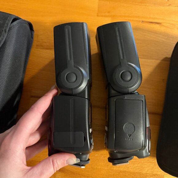 Yongnuo YN560 IV Speedlite (x2) + Neewer FM Radio Trigger Set flashes - Picture 10 of 11